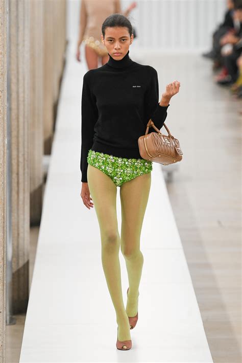 taillenhose miu miu|miu miou fashion show.